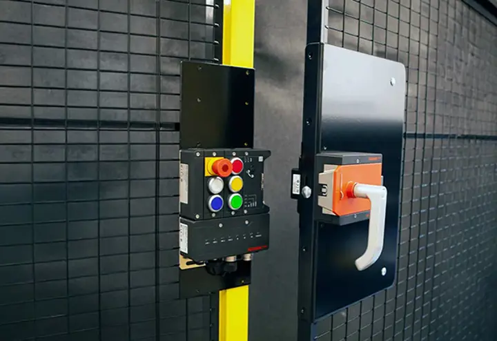 Werknemers beschermen tegen opsluitrisico's - veilige oplossingen voor machinebeveiliging Werknemers beschermen tegen opsluitrisico's - veilige oplossingen voor machinebeveiliging